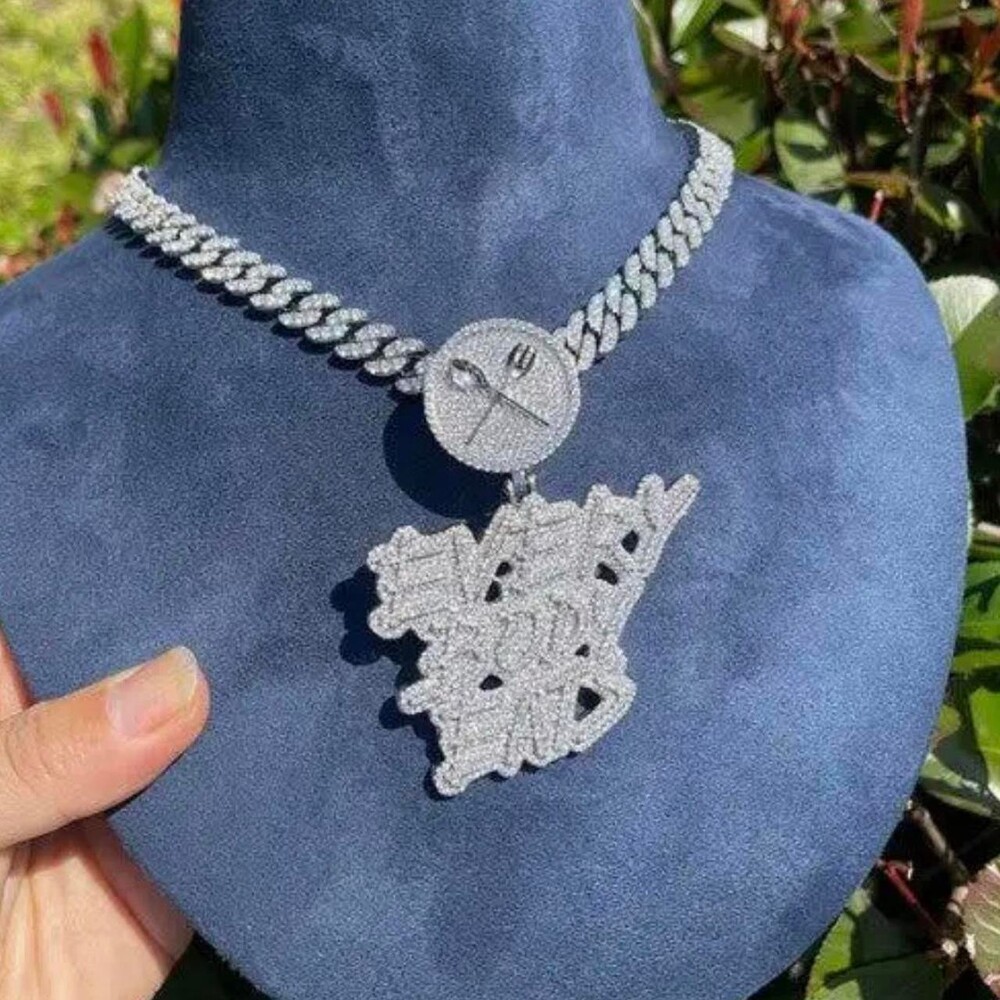Everybody Eats Pendant Necklace 20 6 De 1